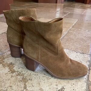Lucky Brand Caramel Suede Heeled Bootie size 9
